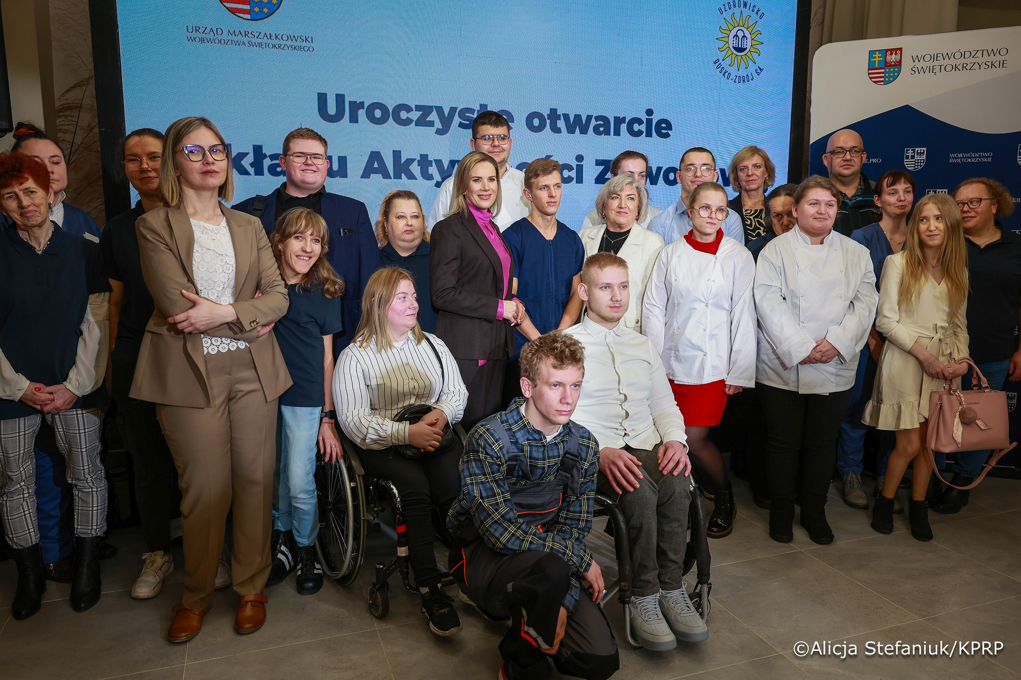 Pierwsza Dama z pracownikami Willi Bagatela